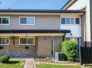 925 Bayly St #27, Pickering, ON L1W 1L4