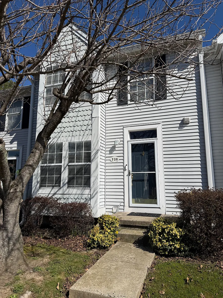 Building Photo - 739 Orley Pl