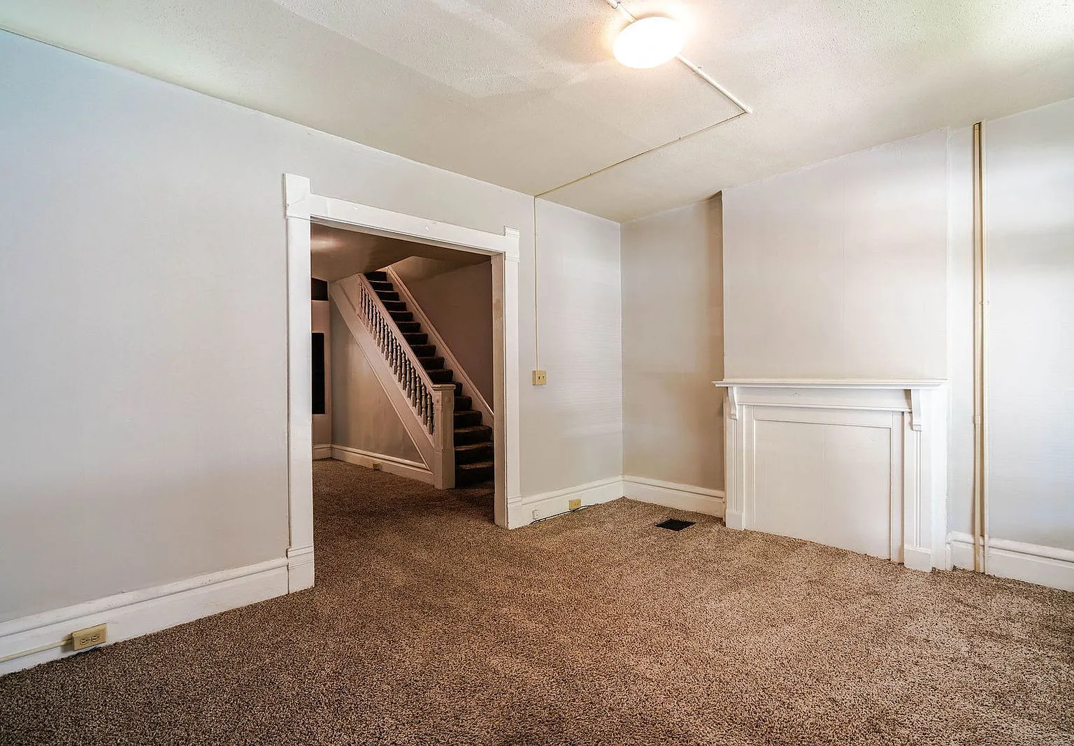 4 bed, 2.0 bath, $1,895 — Photo 2
