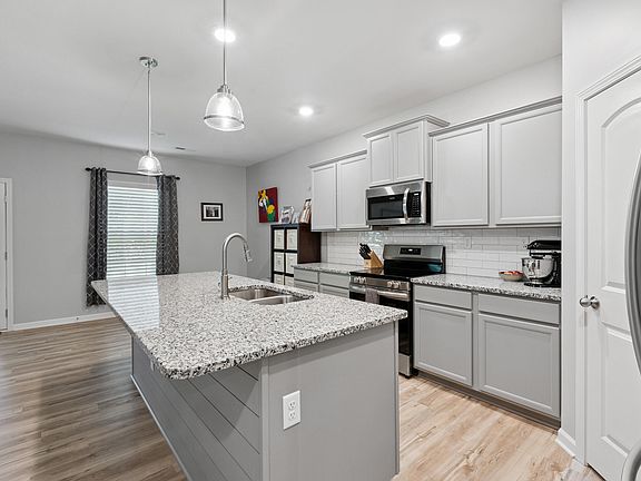 3rd image of 3828 Wading Creek Trl