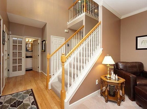 2nd image of 10218 Meadowknoll Dr