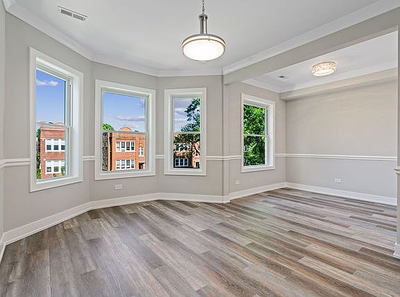 5th image of 3347 N Hamlin Ave