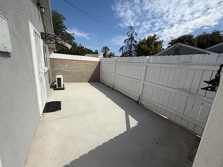 W Grand Blvd — Photo 18