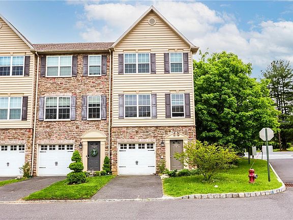 2nd image of 1530 Greystone Pl