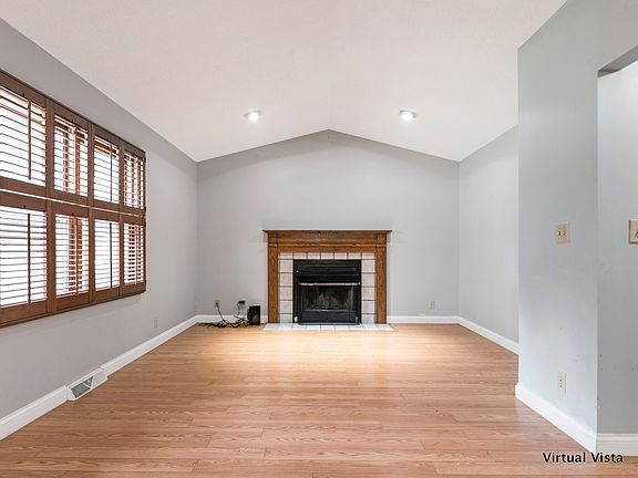 3rd image of 2554 Cherie Ln