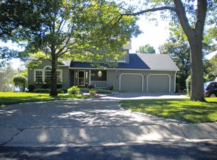 240 Sunset Blvd, Waconia, MN 55387