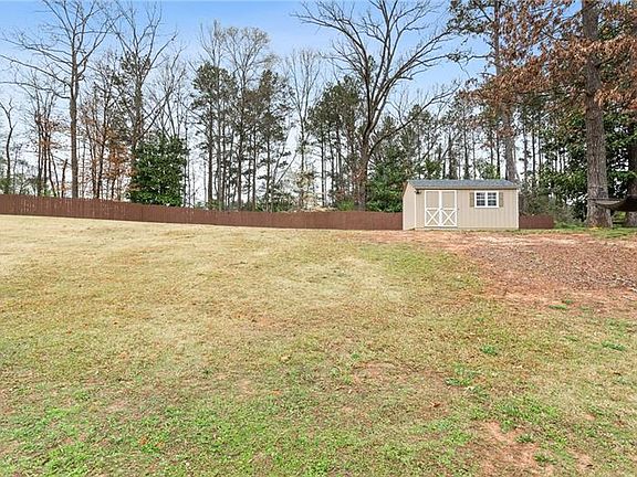 4th image of 2035 Dundee Dr SE