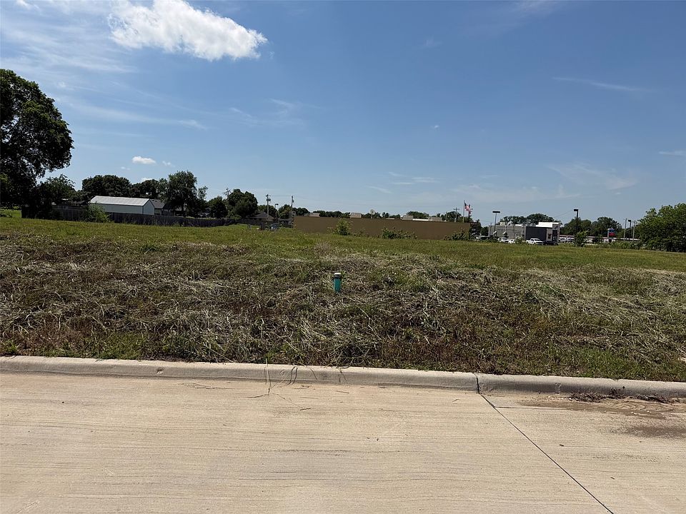 1st image of 1002 Caspian Ln