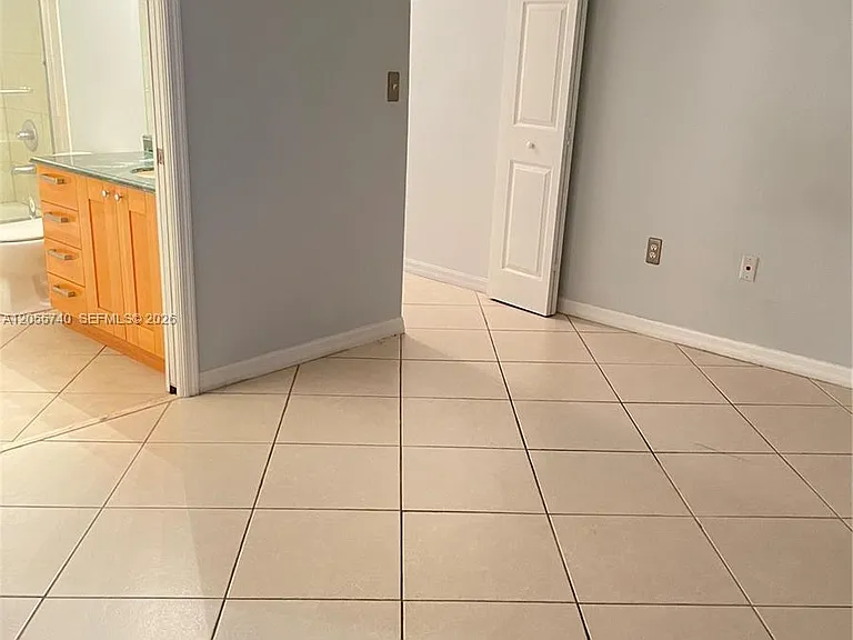 2630 SW 28th St #33 — Photo 18
