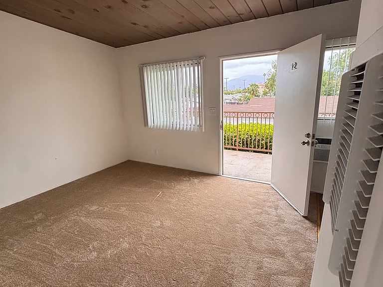4051 La Rica Ave #12 — Photo 8