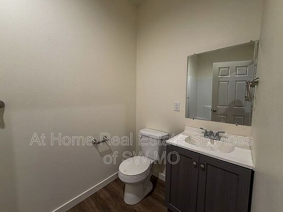 5th image of 2009 E Grand St #A