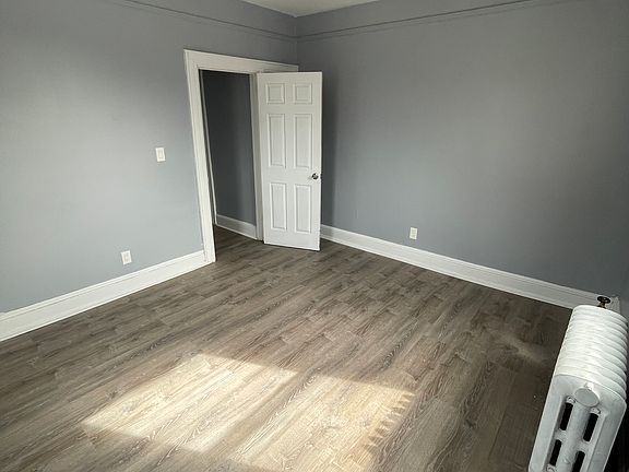 4th image of 255 Lafayette Ave APT 13