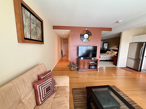 5th image of 2 Earhart St Unit 622