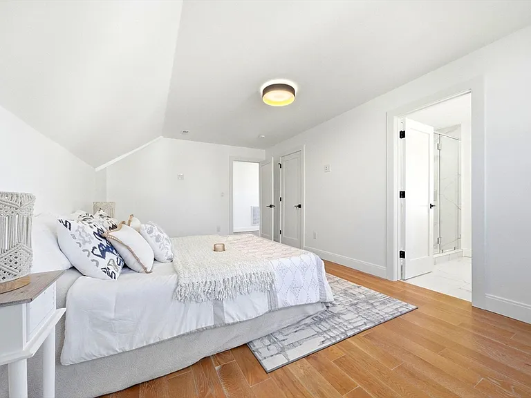 28 Cherry St #28 — Photo 31