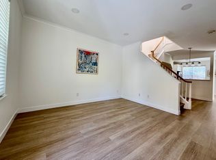 102 Concord Cir, Mountain View, CA 94040