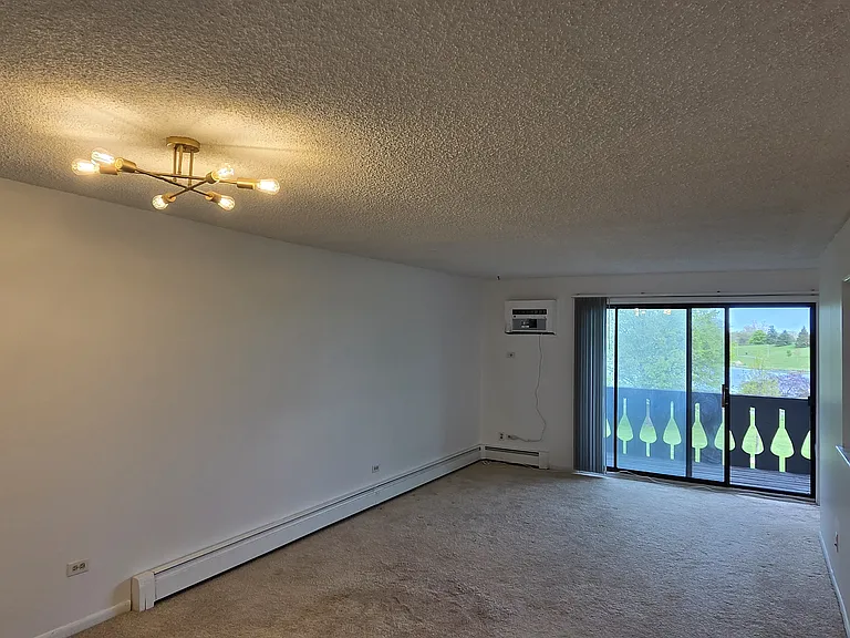 4 Crestview Ln #10 — Photo 6