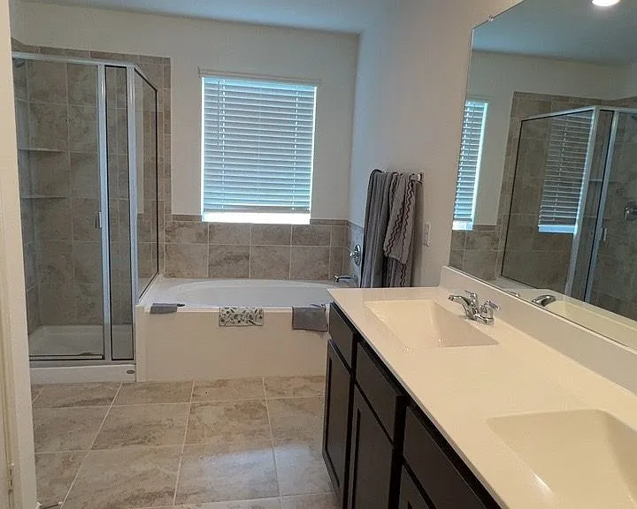 15209 Spruce Frost Cv #B — Photo 11