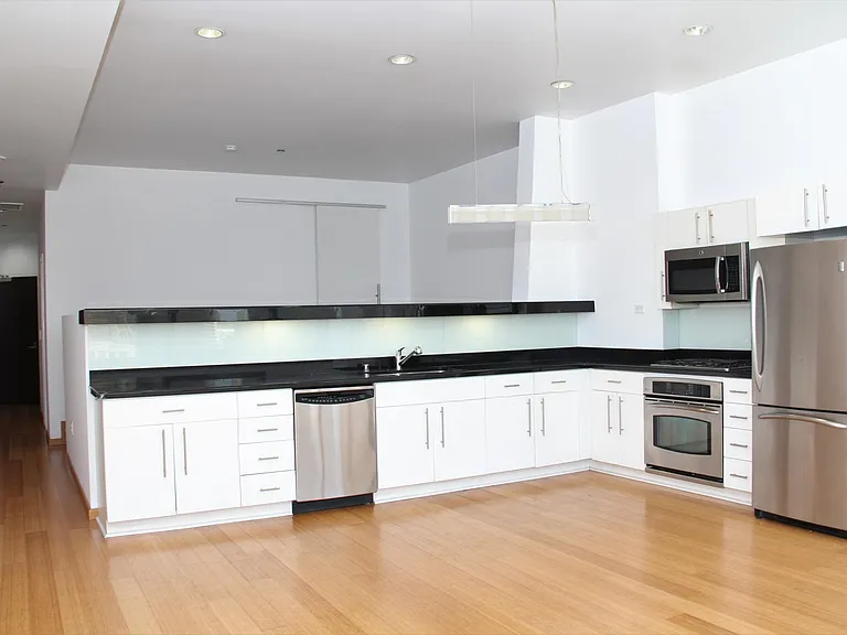 1100 Wilshire Blvd #2507 — Photo 3