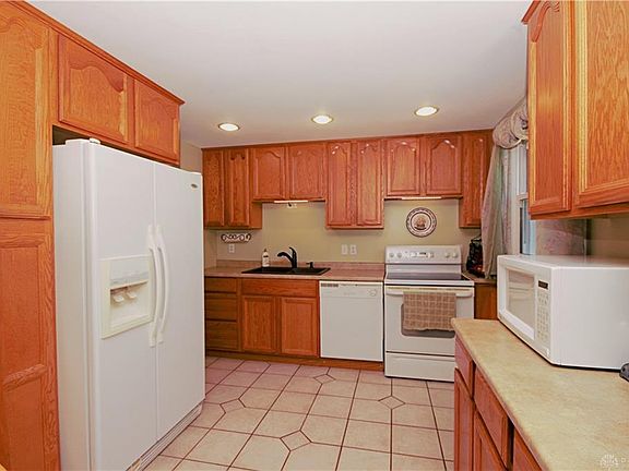 2nd image of 184 Woburn Farm Cir