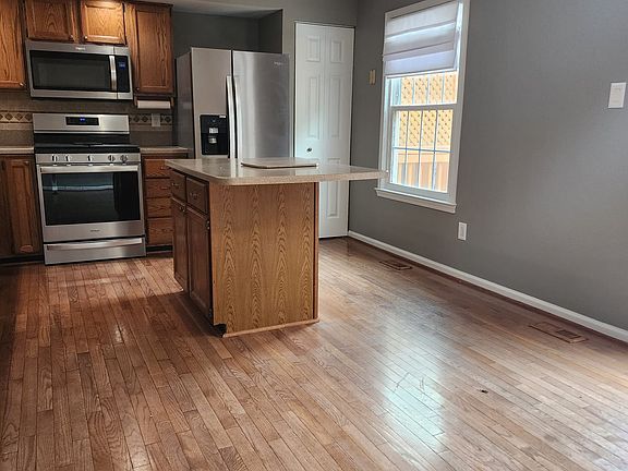 3rd image of 43486 Postrail Sq #1