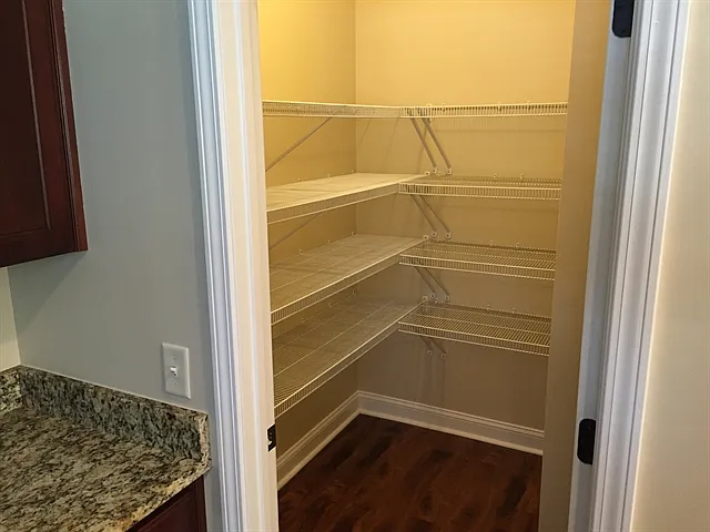 280 Sunbury Dr — Photo 3