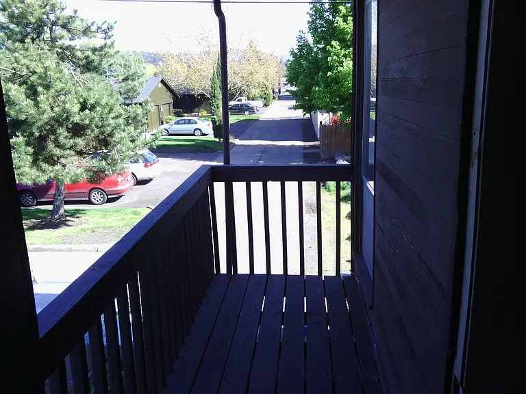 Highland Drive — Photo 5