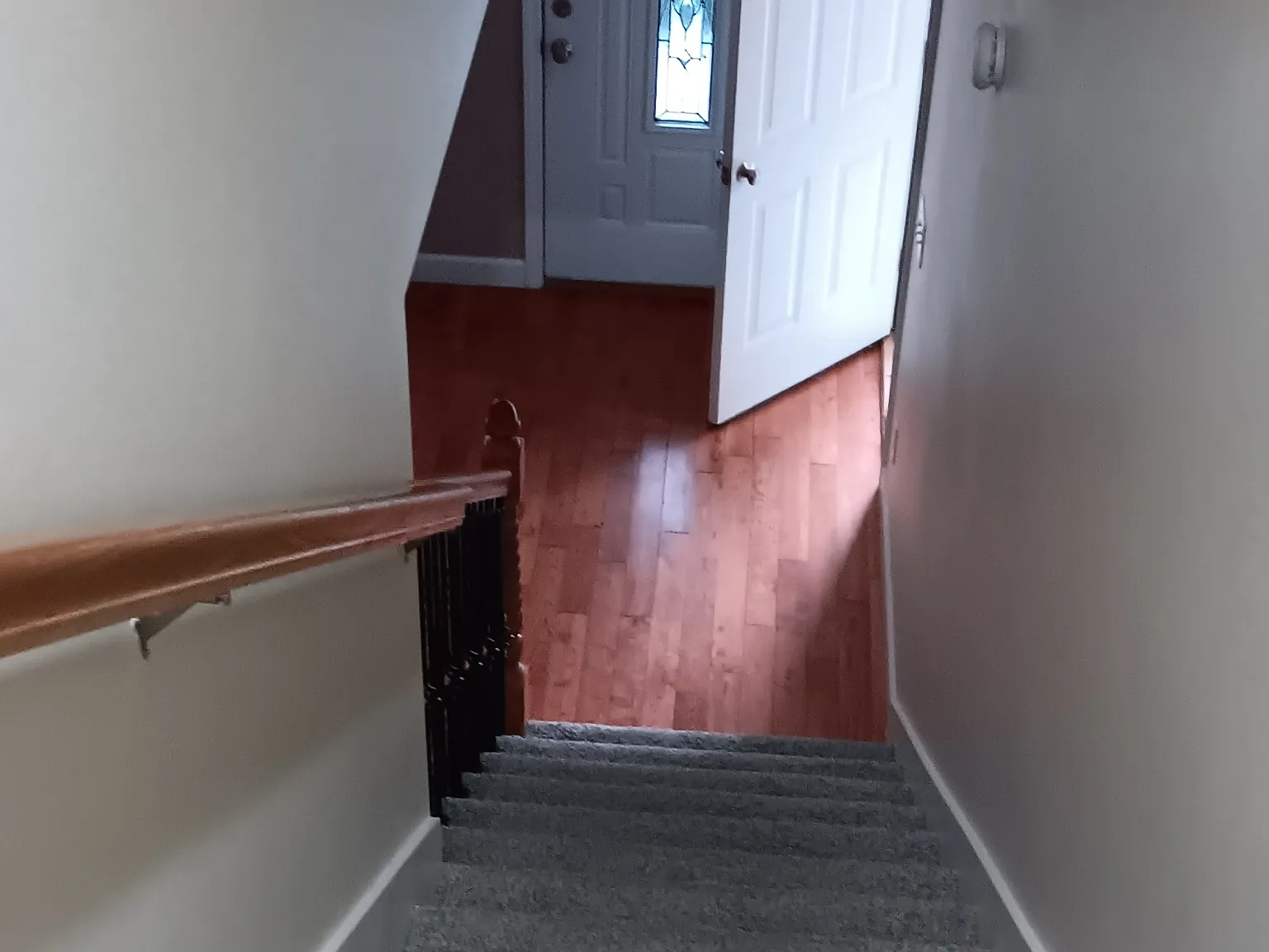 109 Clover Ct — Photo 2