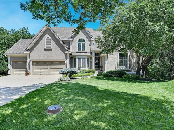 8345 Hallet St, Lenexa, KS 66215
