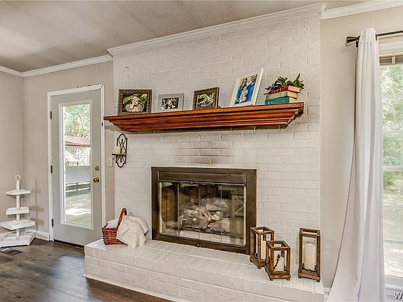 3rd image of 4205 Eleanor St