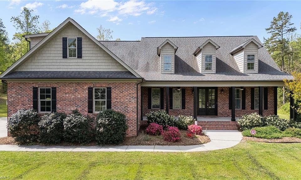 1st image of 432 Vine Dr