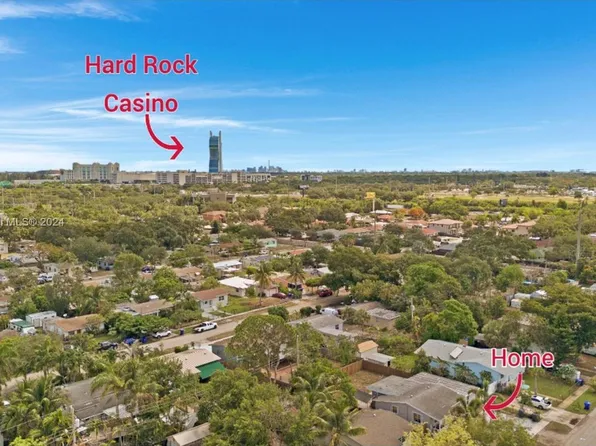 6425 Meade St, Hollywood, FL 33024