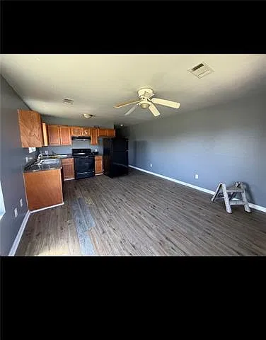 3 bed, 1.0 bath, 1000 sqft, $1,300 — Photo 2