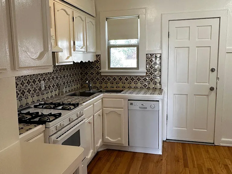 1002 Galloway Dr — Photo 7