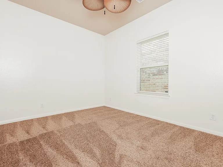 8114 Malago Point Dr — Photo 16