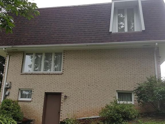 3rd image of 1012 Pine St