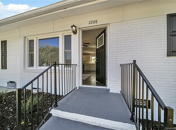 4th image of 2208 Marett Blvd
