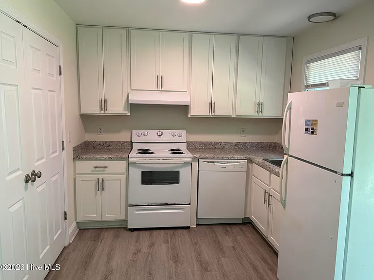 3810 Symi Cir #9 — Photo 6