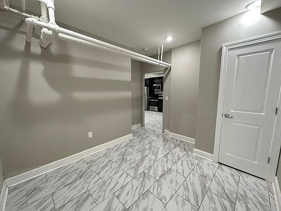 4th image of 11 Gifford Ave #B30e