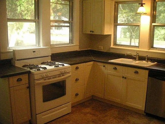 3rd image of 107 Hudgins St