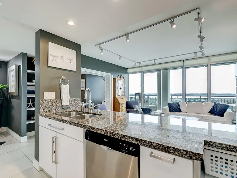 801 E Beach Dr #BC0412 — Photo 4