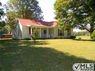 270 Chipman Rd, Bethpage, TN 37022