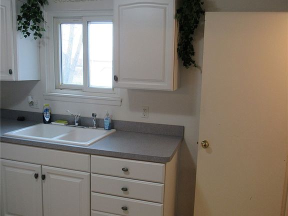 3rd image of 6176 Sylvia Dr