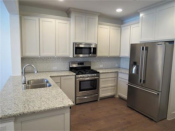 2nd image of 2317 Jameson Ln