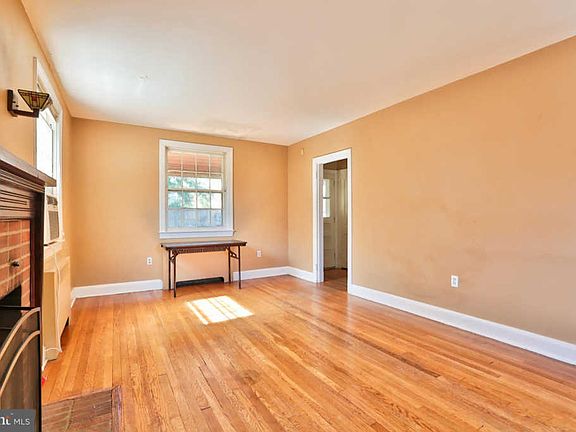 3rd image of 58 N Prospect Ave