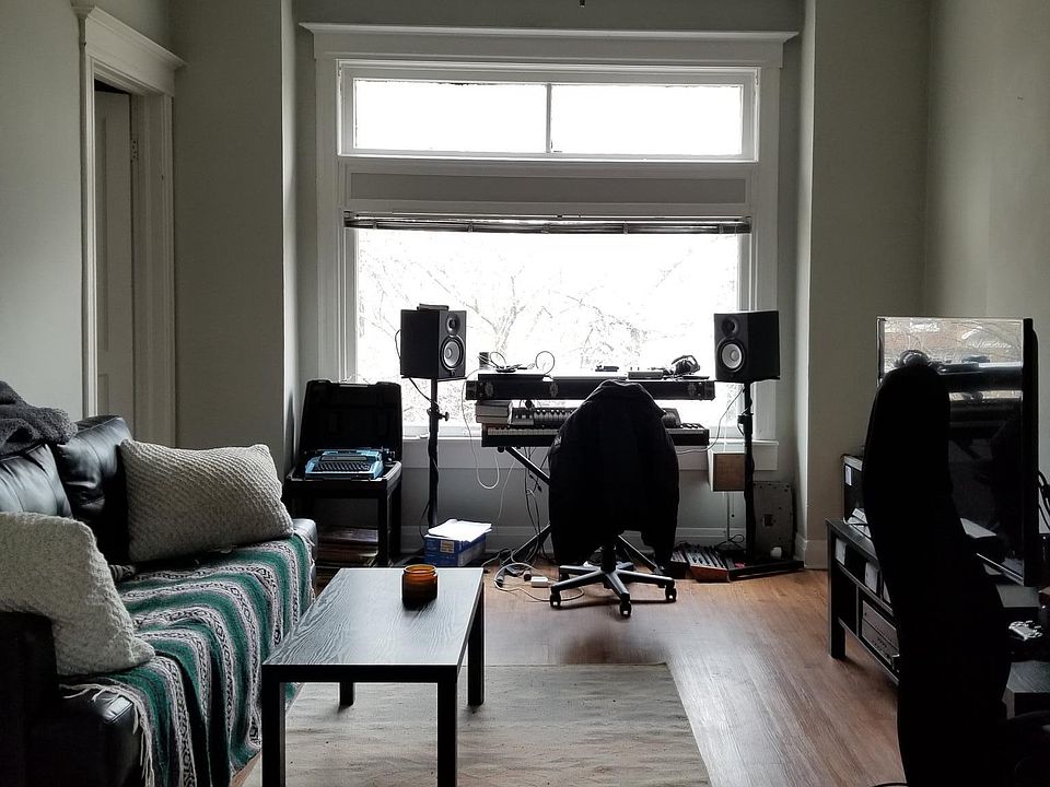 1st image of 2436 N Maplewood Ave #F