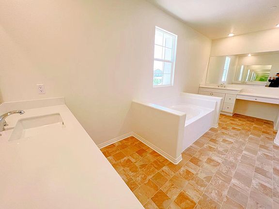 3rd image of 4030 S Bowery Pl