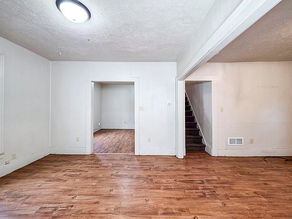 3rd image of 1208 Koenigstein Ave