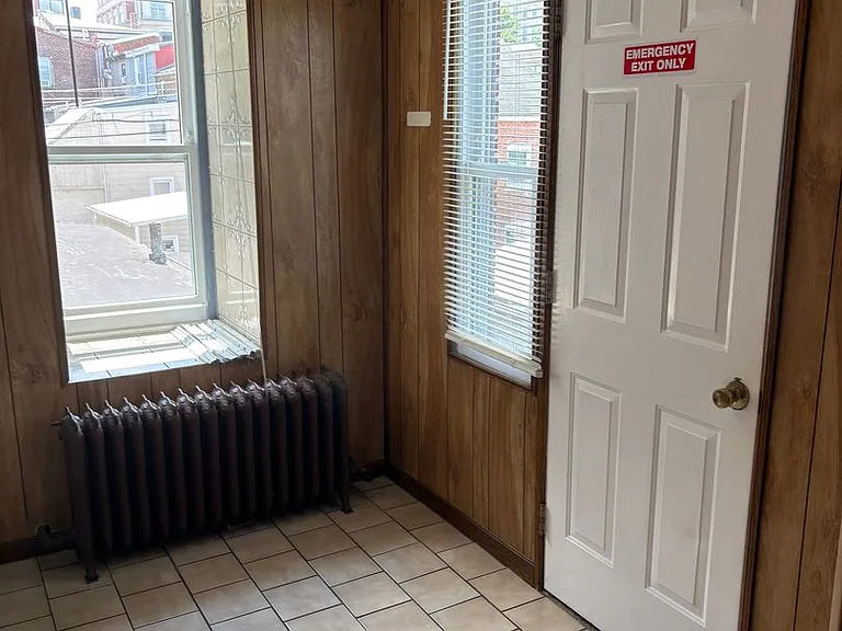 134 W Chestnut St — Photo 6