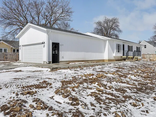 321 E 8th St S, Newton, IA 50208