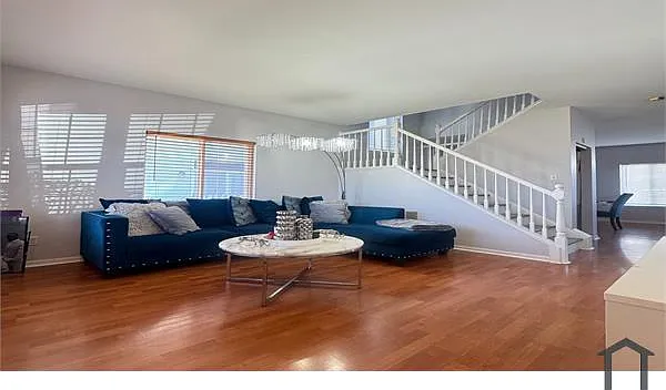3 bed, 1398 sqft, $2,600 — Photo 2